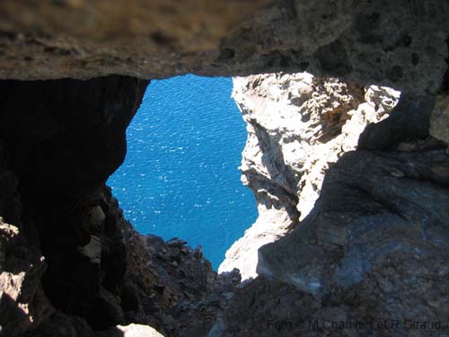 Pantelleria Giro Isola: scorcio nella roccia